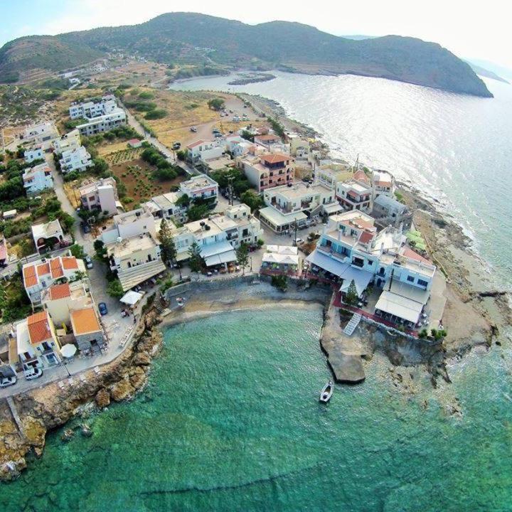 Chara'S Residence Mochlos Exterior photo